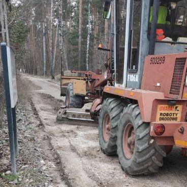 Renowacja nawierzchni leśnego duktu w Czarnowie rozpoczęta