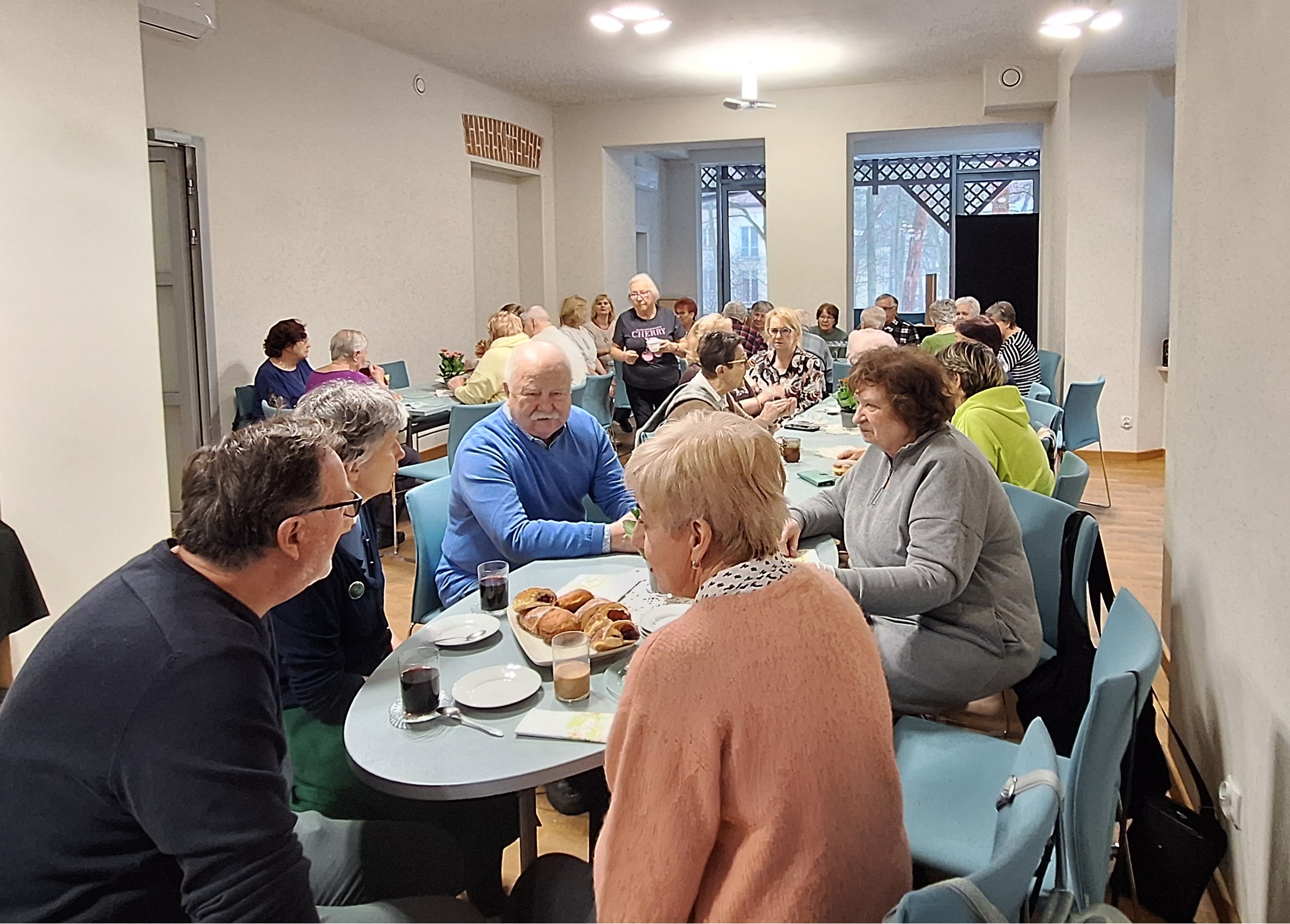 Seniorzy dla Seniorów – tłusty czwartek w kawiarence