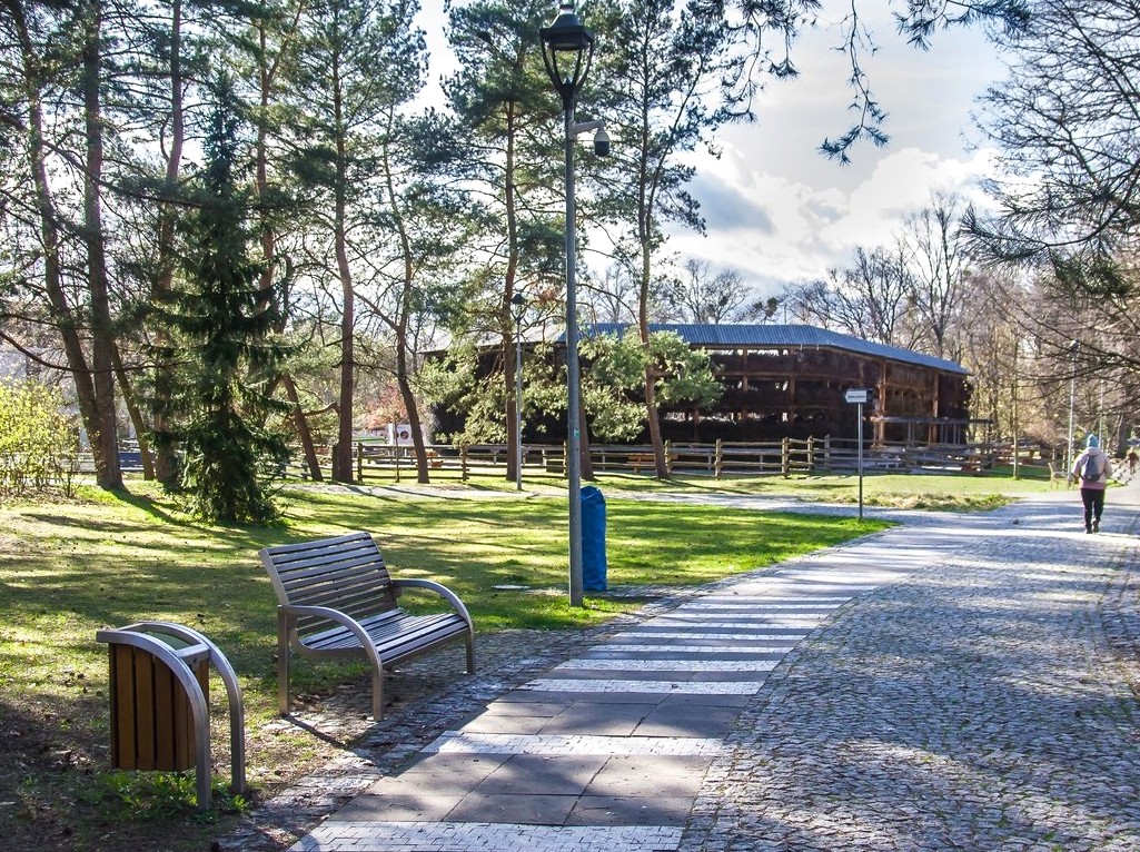 Będzie więcej ławek – gmina odpowiada na potrzeby mieszkańców